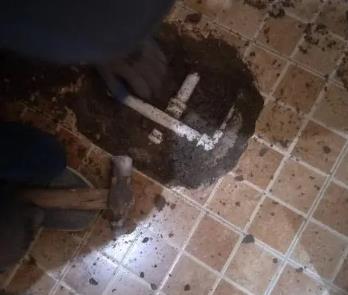 龙南卫生间漏水维修公司为您分享下卫生间渗水如何处理及注意事项